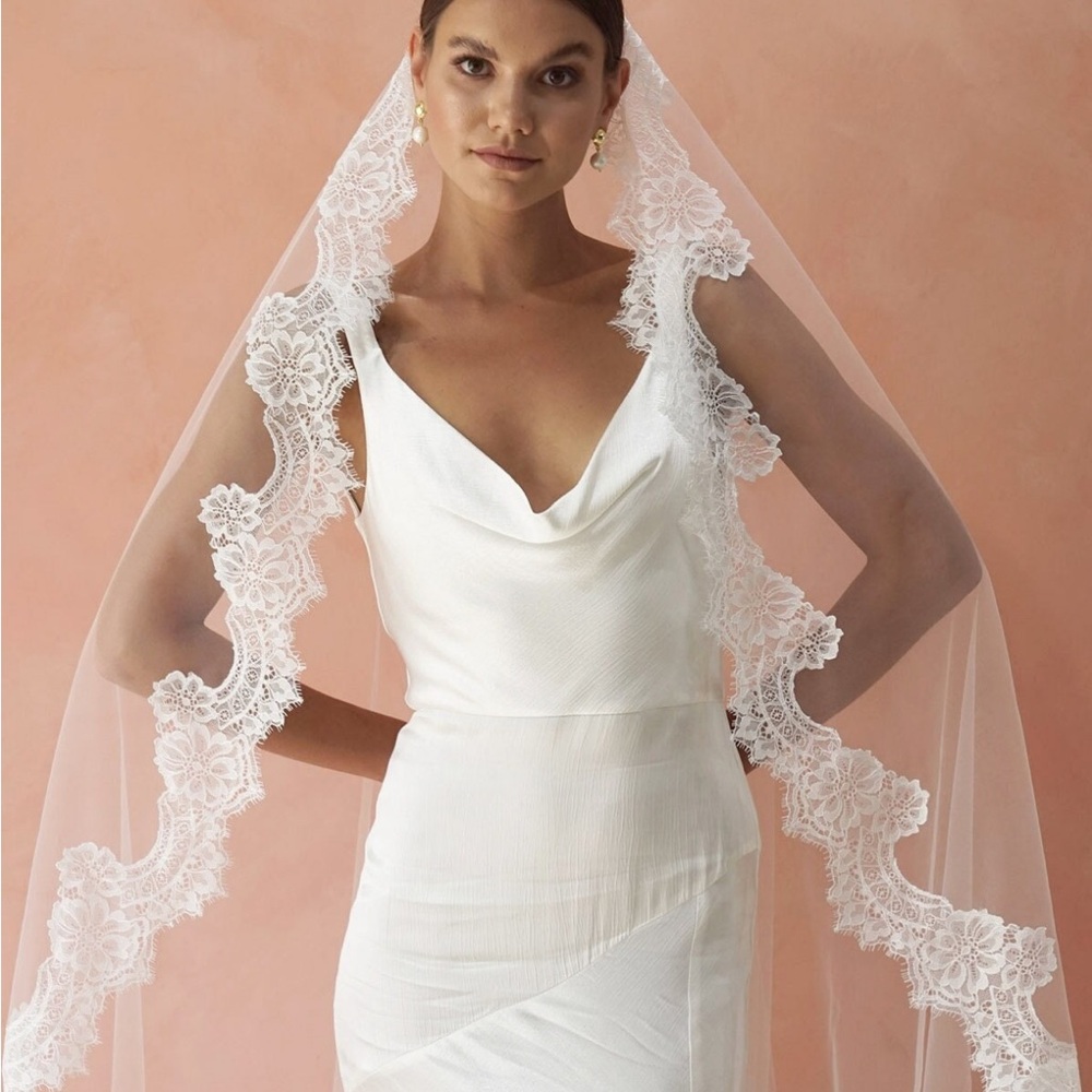 Handmade White Wedding Veil (etsy seller)